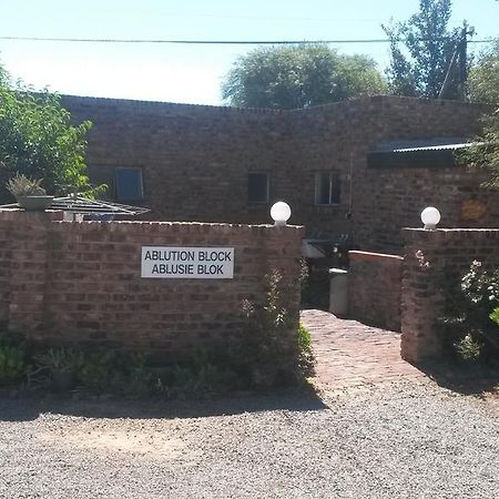 Onze Rust Guest House And Caravanpark Colesberg Exterior photo