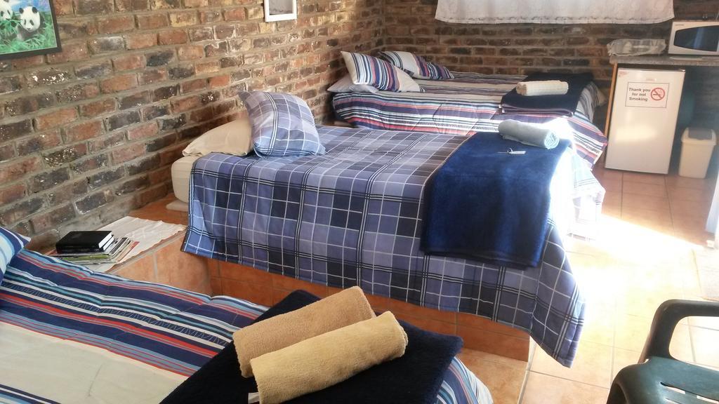 Onze Rust Guest House And Caravanpark Colesberg Room photo