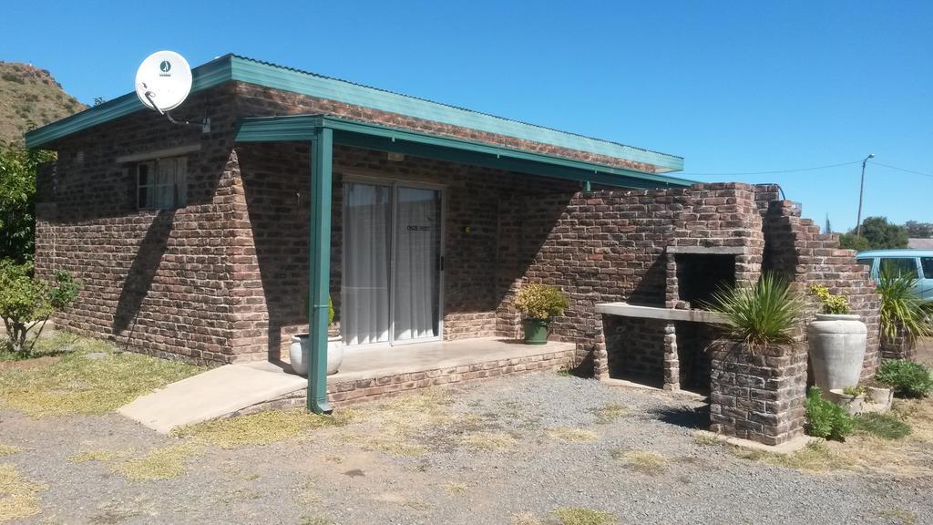 Onze Rust Guest House And Caravanpark Colesberg Exterior photo